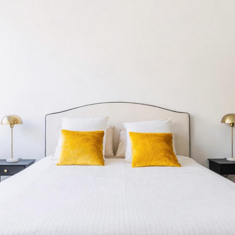 The Novels Suite - Basic Triple Room - 21