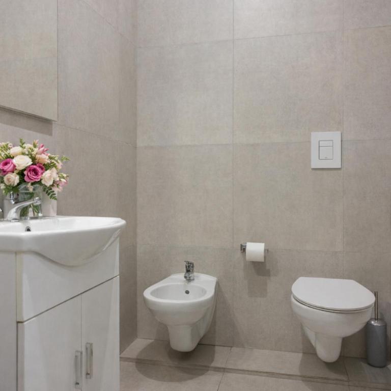 The Novels Suite - Basic Triple Room - 23