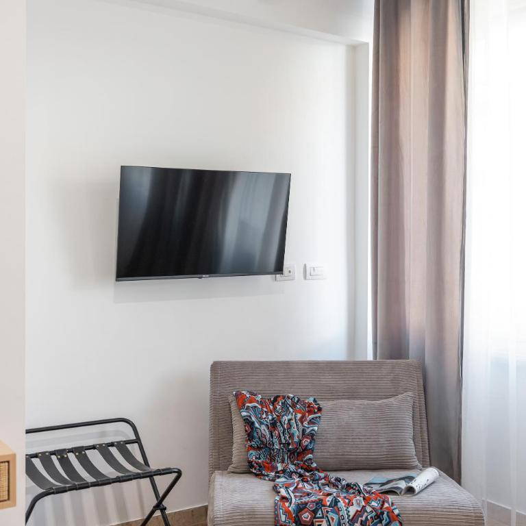The Novels Suite - Basic Triple Room - 32