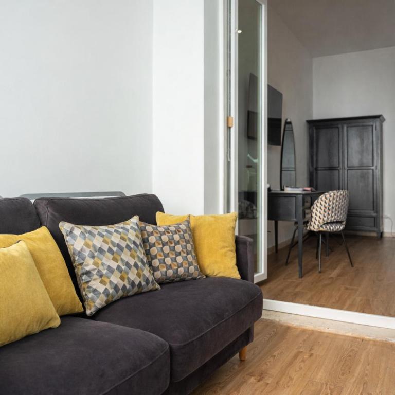 The Novels Suite - Comfort Triple Room - 3