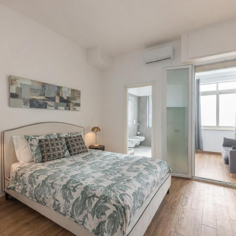 The Novels Suite - Comfort Triple Room - 1