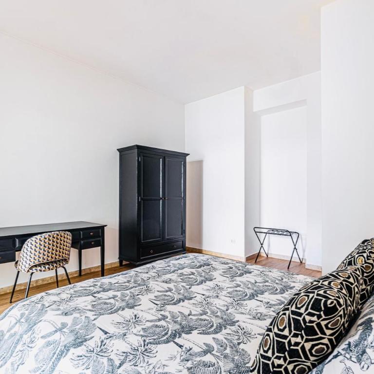The Novels Suite - Comfort Triple Room - 20