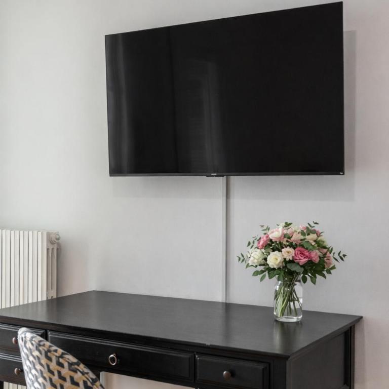 The Novels Suite - Comfort Triple Room - 14