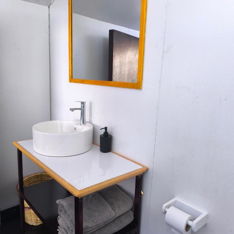 Uros Quechua`s Lodge Titicaca - Habitación Doble con balcón - 5