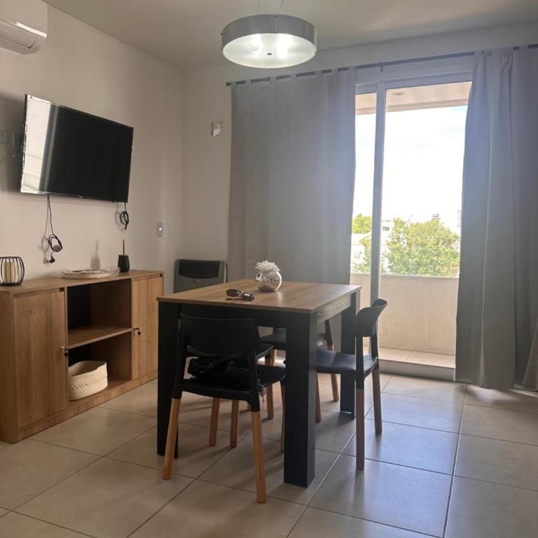 19 y 45 Lp - One-Bedroom Apartment - 12