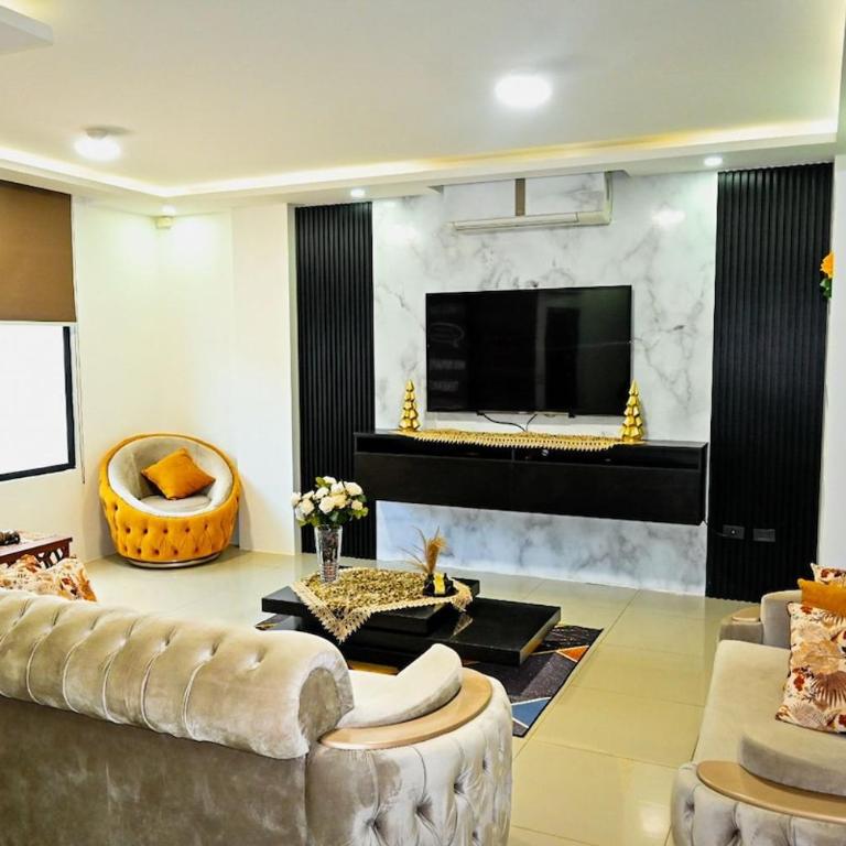 Casa familiar con piscina y zona bbq - Vacation Home - 1