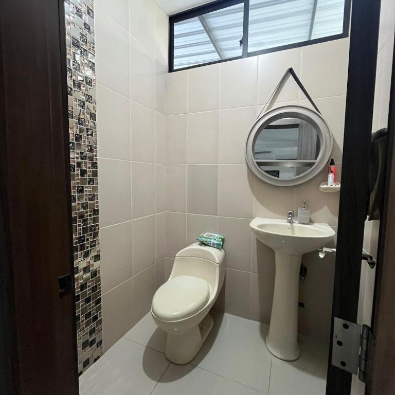 Casa familiar con piscina y zona bbq - Vacation Home - 32