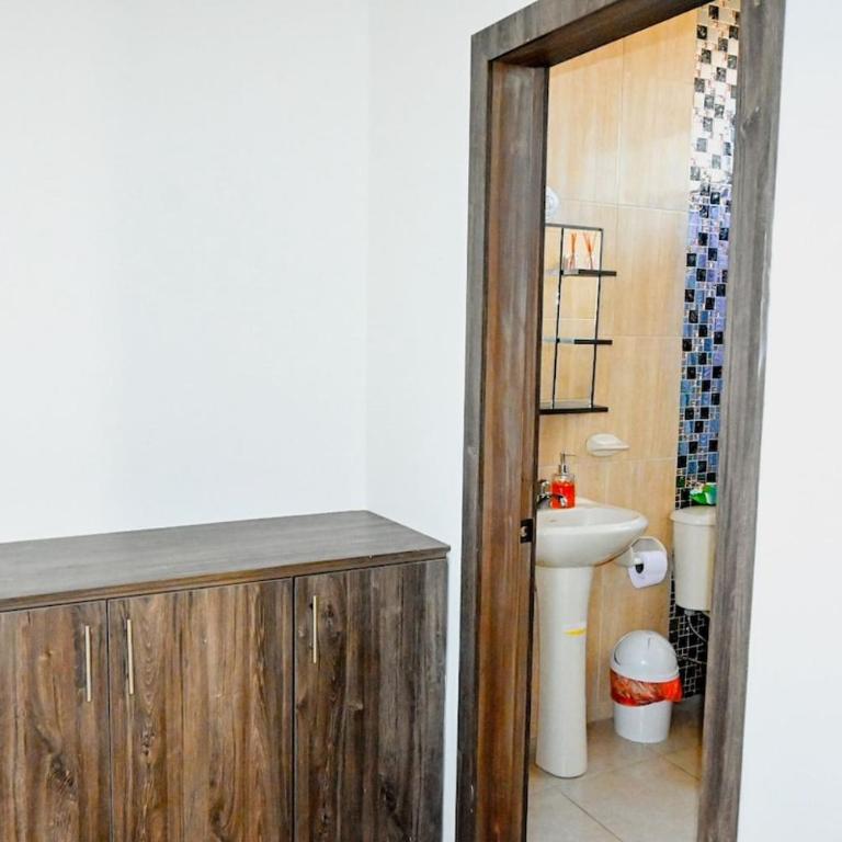 Casa familiar con piscina y zona bbq - Vacation Home - 35