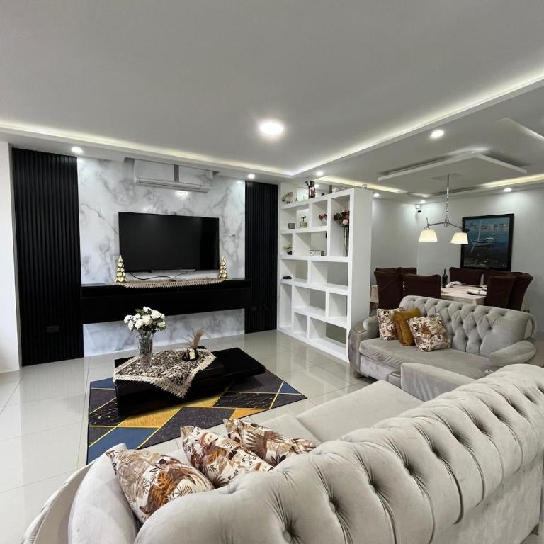 Casa familiar con piscina y zona bbq - Vacation Home - 55