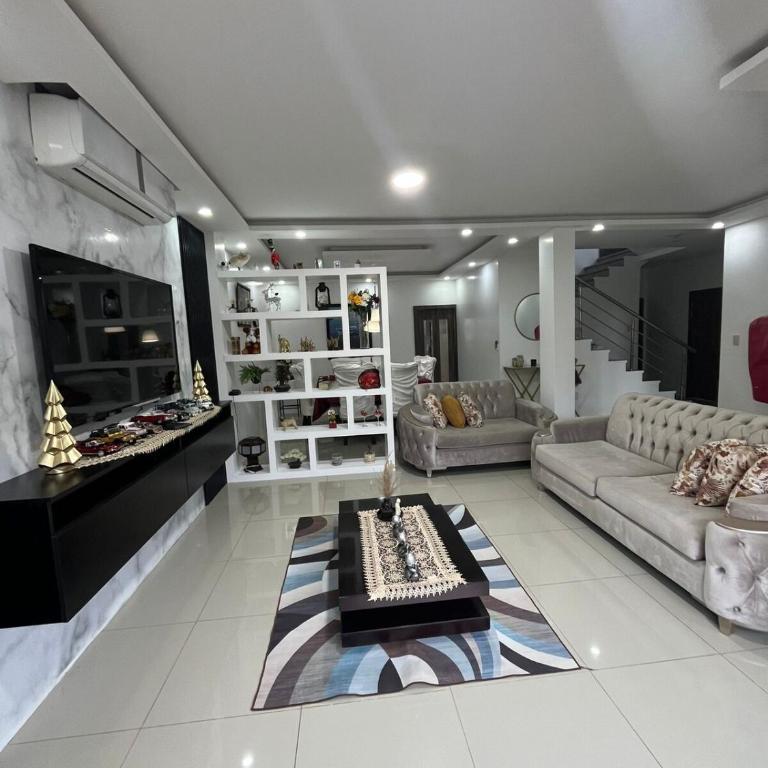 Casa familiar con piscina y zona bbq - Vacation Home - 57