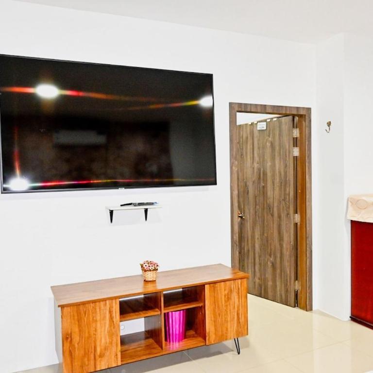 Casa familiar con piscina y zona bbq - Vacation Home - 61