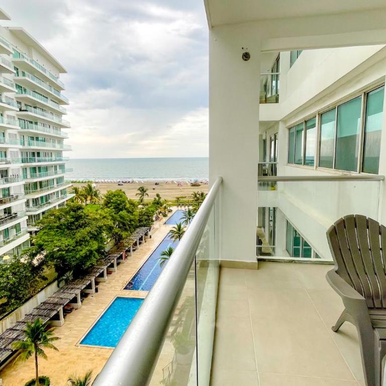 Comodos Aptos en Morros3 con salida directa a la playa, piscina & parking - Two-Bedroom Apartment with Balcony - 2