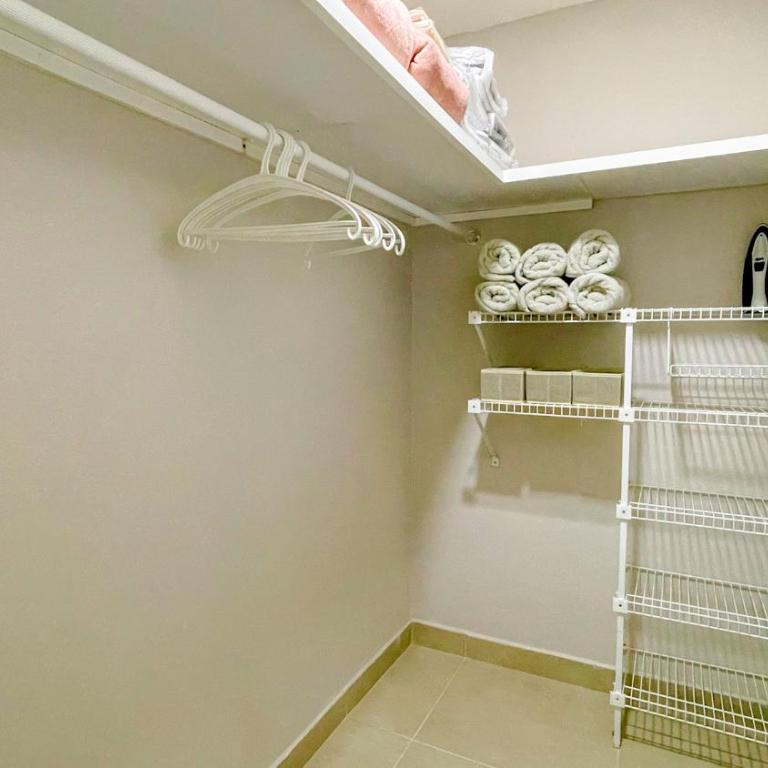 Comodos Aptos en Morros3 con salida directa a la playa, piscina & parking - Two-Bedroom Apartment with Balcony - 6