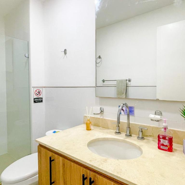 Comodos Aptos en Morros3 con salida directa a la playa, piscina & parking - Two-Bedroom Apartment with Balcony - 14