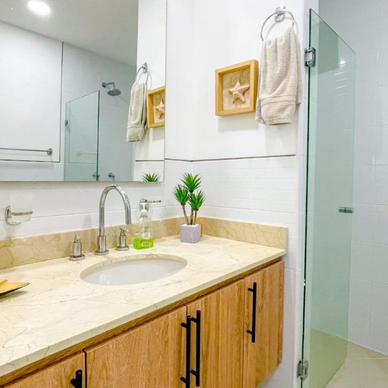 Comodos Aptos en Morros3 con salida directa a la playa, piscina & parking - Two-Bedroom Apartment with Balcony - 10
