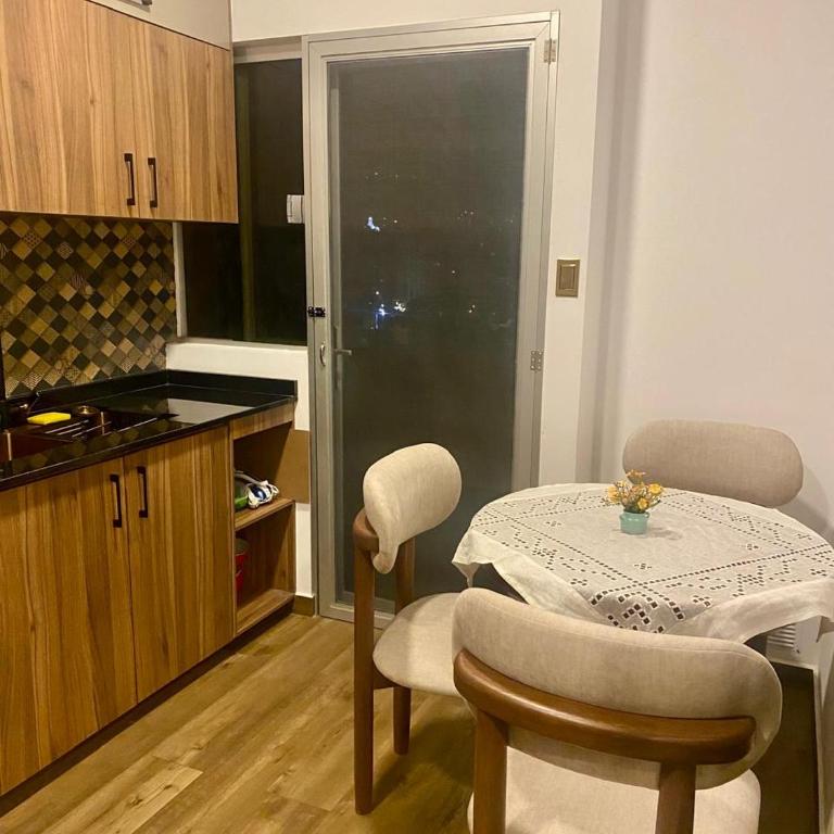 Apartamento céntrico y lujoso - Apartamento Premium de 3 dormitorios con balcón - 35
