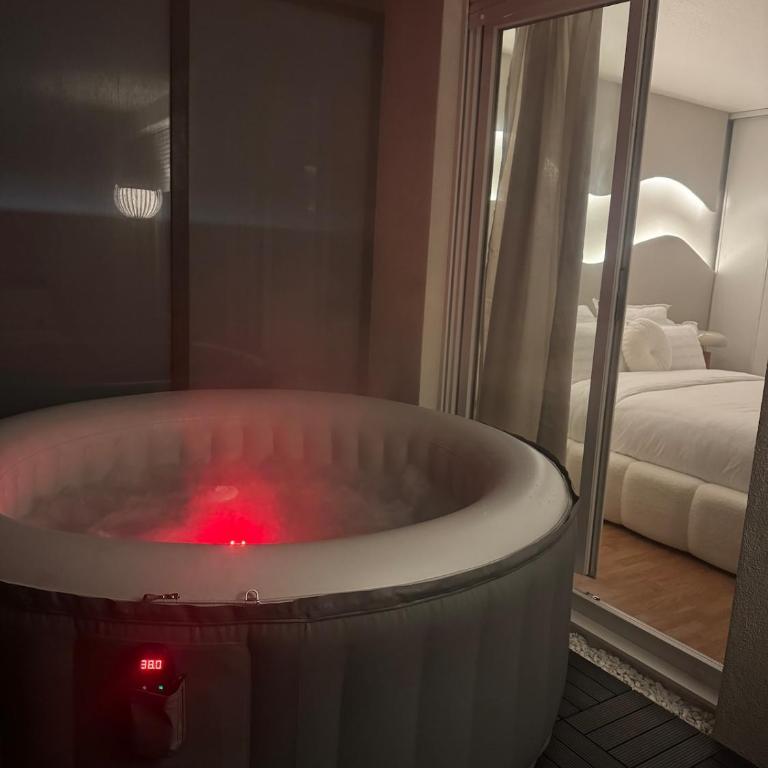 Bubble Home Relaxation and Modernity in Strasbourg - One-Bedroom Apartment - 19