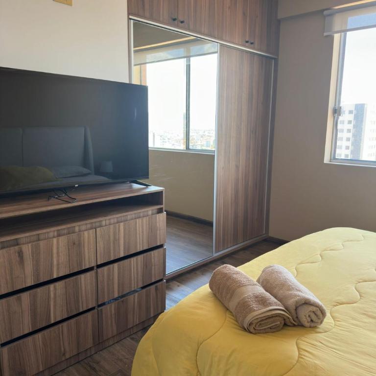 Apartamento céntrico y lujoso - Three-Bedroom Premium Apartment with Balcony - 27