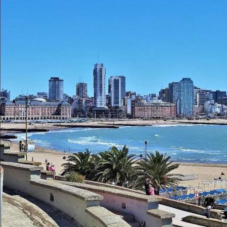 Departamento a estrenar 3 ambientes con balcón A 1 cuadra de la playa - Two-Bedroom Apartment - 2