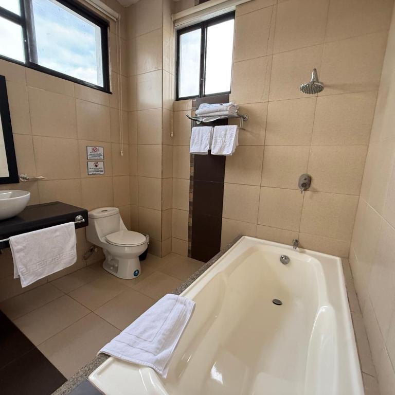 Enchanted Haven - Villa - 14