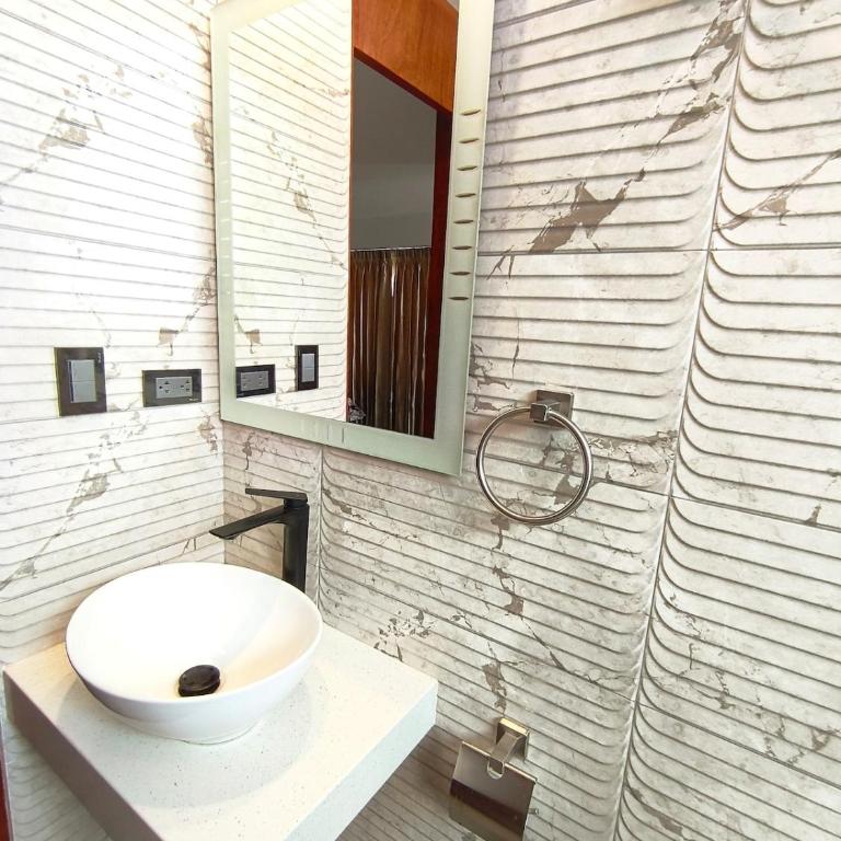 Moderno Departamento de 3 habitaciones y 2 baños a 7 min de plaza de Armas-Umacollo - Three-Bedroom Apartment - 10