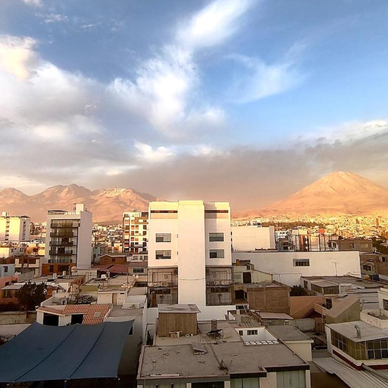 Moderno Departamento de 3 habitaciones y 2 baños a 7 min de plaza de Armas-Umacollo - Three-Bedroom Apartment - 12