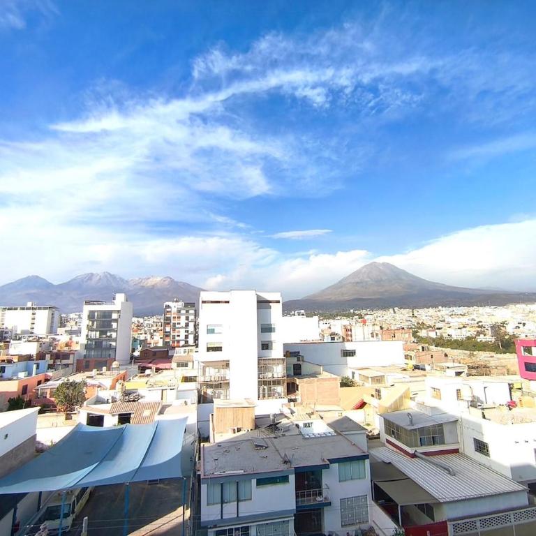 Moderno Departamento de 3 habitaciones y 2 baños a 7 min de plaza de Armas-Umacollo - Three-Bedroom Apartment - 14