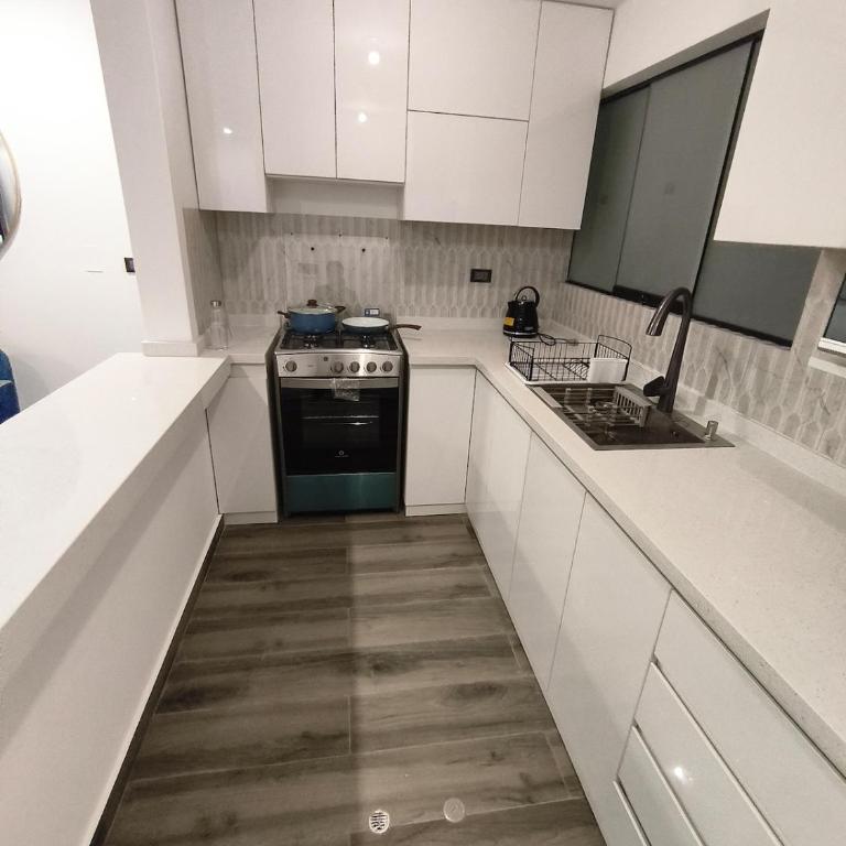 Moderno Departamento de 3 habitaciones y 2 baños a 7 min de plaza de Armas-Umacollo - Three-Bedroom Apartment - 16