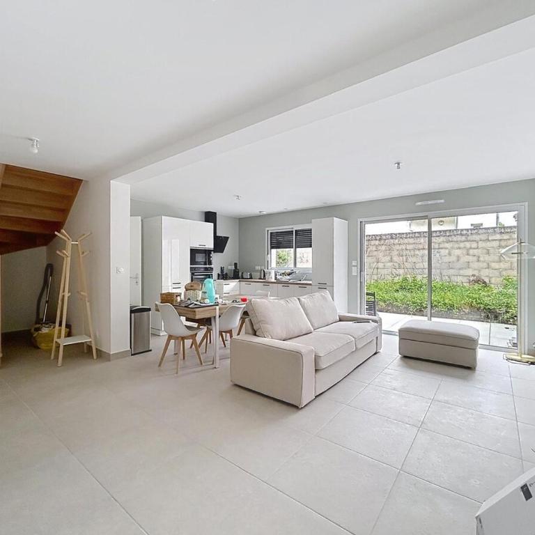 Maison neuve de 4 chambres, calme et lumineuse, en centre-ville - Casa con 4 camere da letto - 5