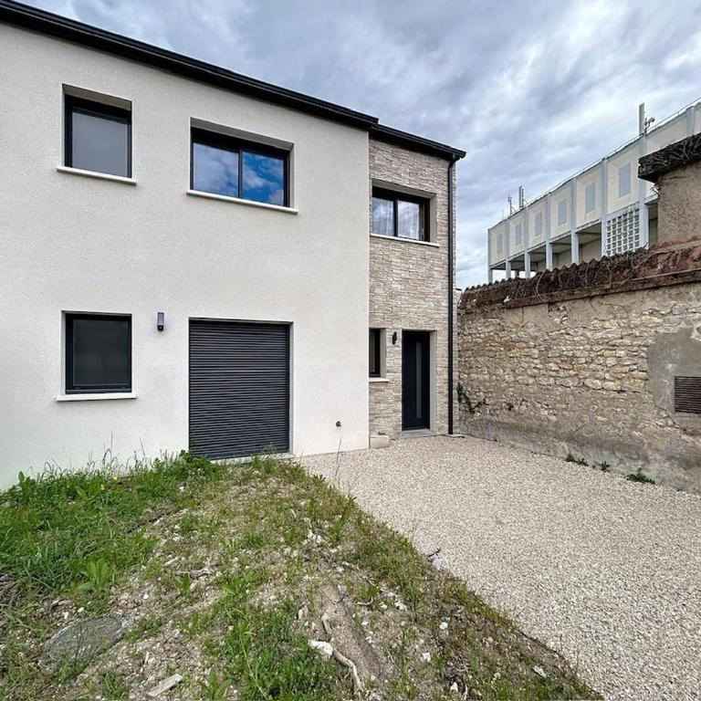 Maison neuve de 4 chambres, calme et lumineuse, en centre-ville - Casa con 4 camere da letto - 17