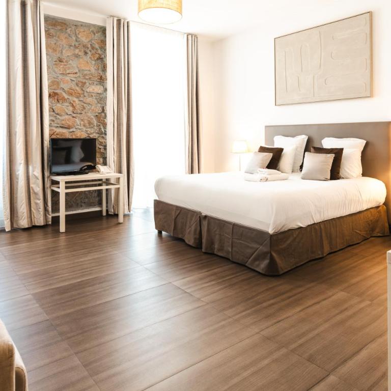 Logis Hôtel CasaBella - Suite - 3