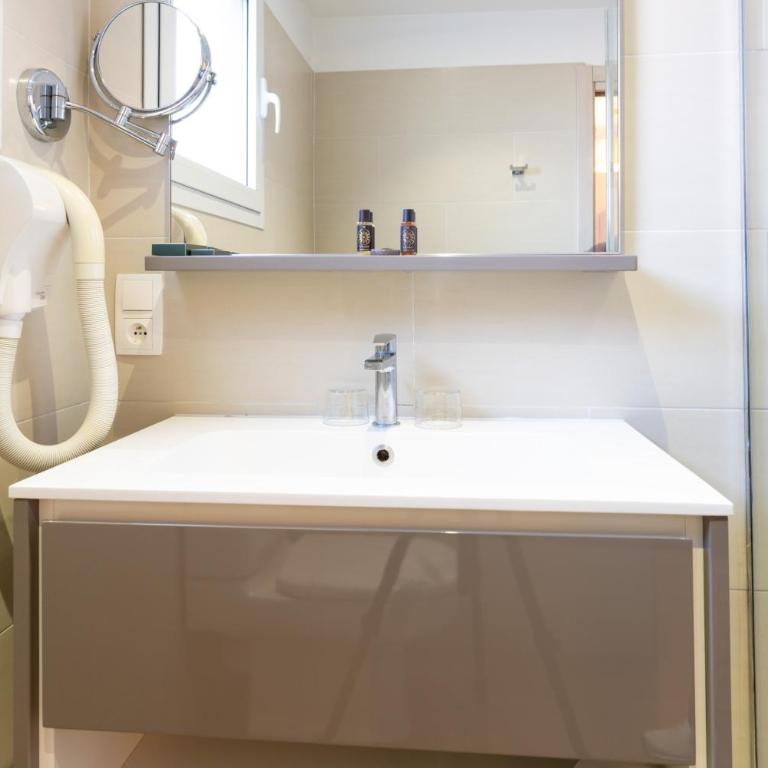 Logis Hôtel CasaBella - Deluxe Doppelzimmer - 6