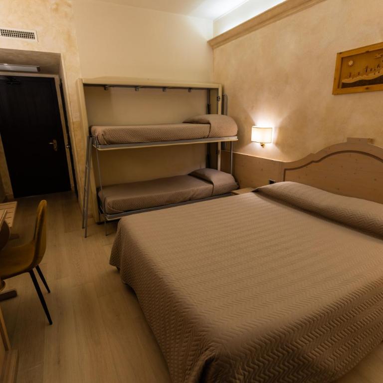 Hotel Gialletti - Camera Quadrupla con Letto a Castello - 1