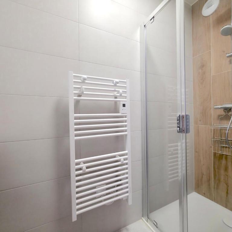 Incroyable T3 neuf avec garage - Proche de tout ! - Appartement 3 Chambres - 14
