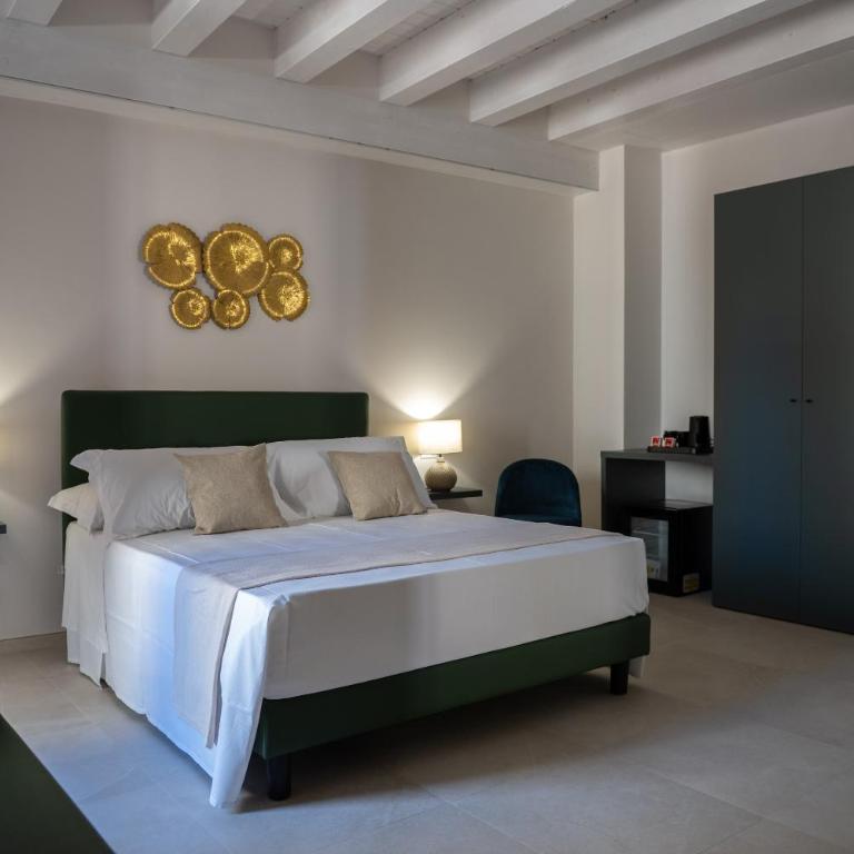 Luxury B&B Maison Madre in the historic center of Avola - Camera Familiare con Bagno Privato - 4