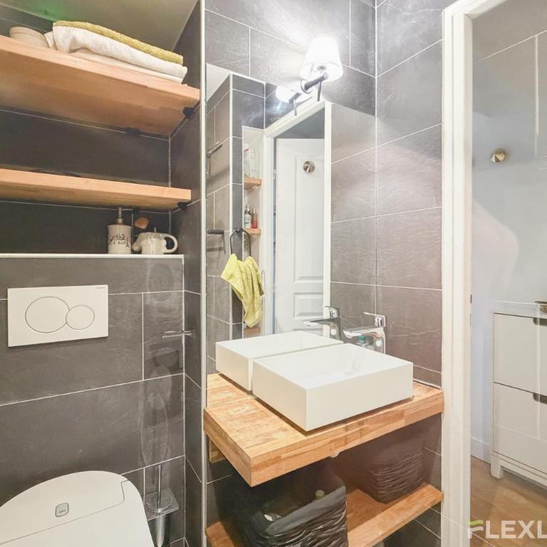 Unique T2 proche de l'arc de triomphe - Appartement - 14
