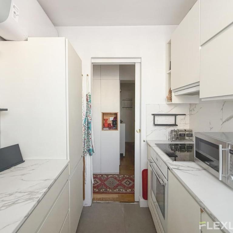 Unique T2 proche de l'arc de triomphe - Appartement - 17