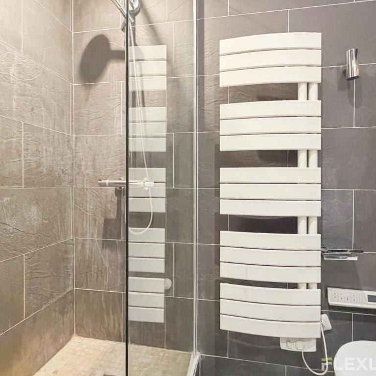 Unique T2 proche de l'arc de triomphe - Appartement - 16