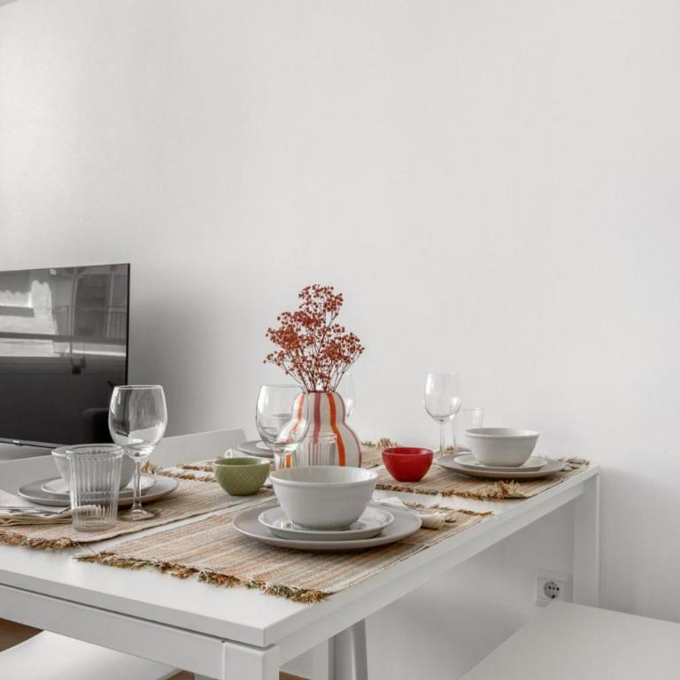 Stylish 2BR Flat in Nerja 1 Min to Torrecilla Beach - Apartamento de 2 dormitorios - 10