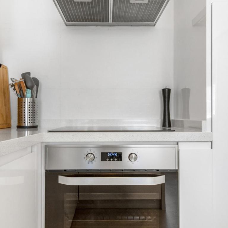 Stylish 2BR Flat in Nerja 1 Min to Torrecilla Beach - Apartamento de 2 dormitorios - 13