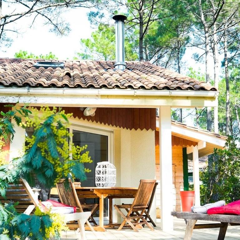 Lacanau Océan, maison 6p, grande terrasse sous les pins, golf, piscine & océan à vélo - Four-Bedroom House - 1