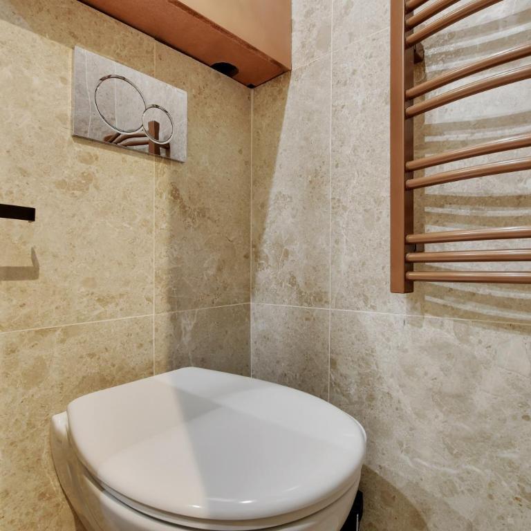 NoChichi Collections - City Center - Two-Bedroom Deluxe Apartment - 17