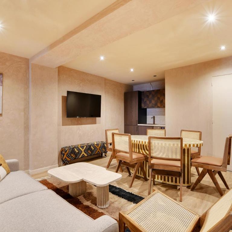 NoChichi Collections - City Center - Two-Bedroom Deluxe Apartment - 1