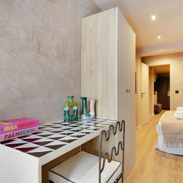 NoChichi Collections - City Center - Two-Bedroom Deluxe Apartment - 15
