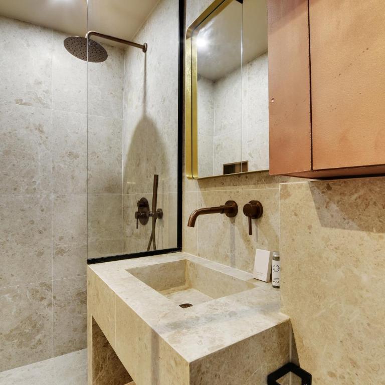 NoChichi Collections - City Center - Two-Bedroom Deluxe Apartment - 12