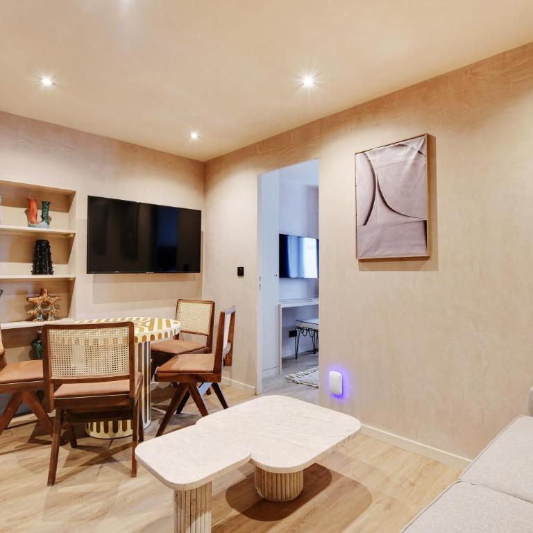 NoChichi Collections - City Center - One-Bedroom Deluxe Apartment - 11