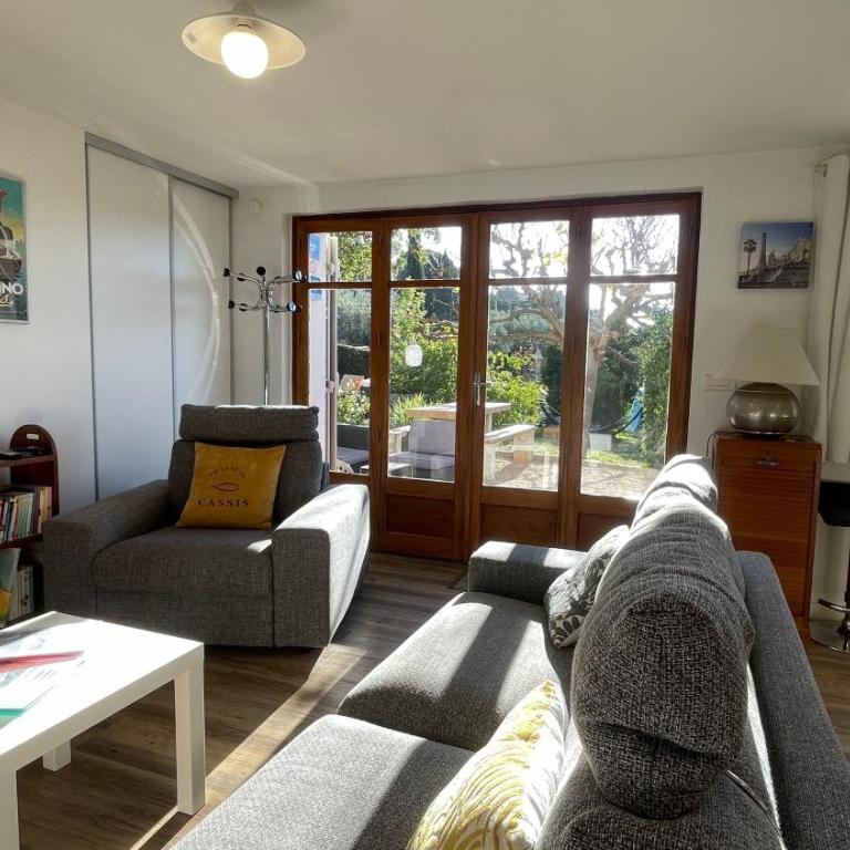 Large private garden, quiet 2-bedroom apartment, air conditioning, wifi, parking - Appartement - 27