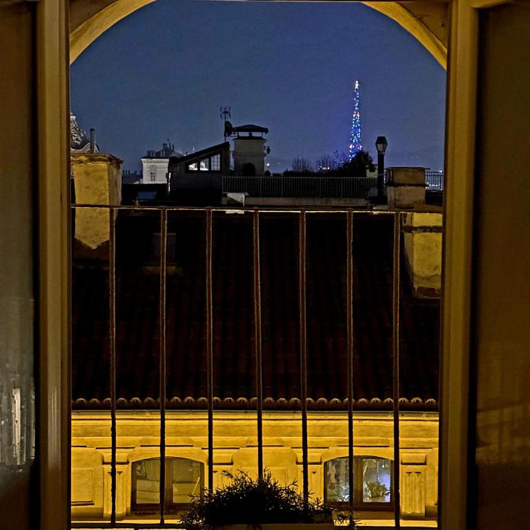 Top View Torino con vista Mole Antonelliana - One-Bedroom Apartment with City View - 12