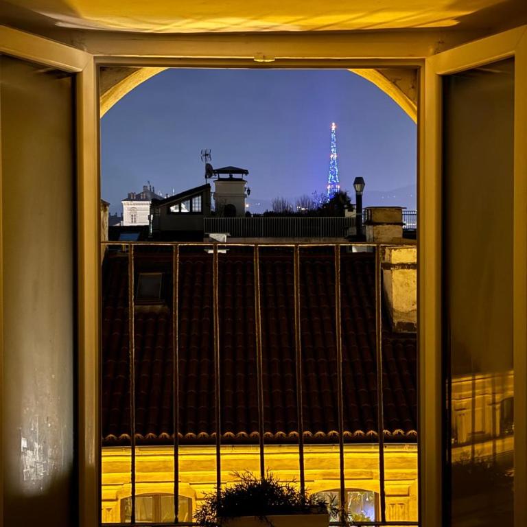 Top View Torino con vista Mole Antonelliana - One-Bedroom Apartment with City View - 5