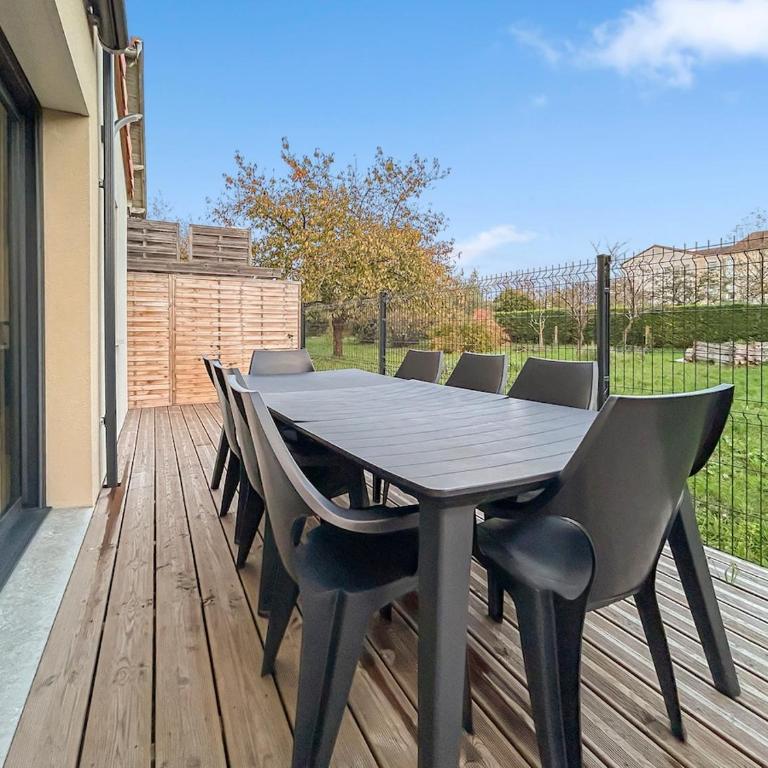 Maison moderne T5 · 4 ch sdb privatives · Terrasse - Villa - 48